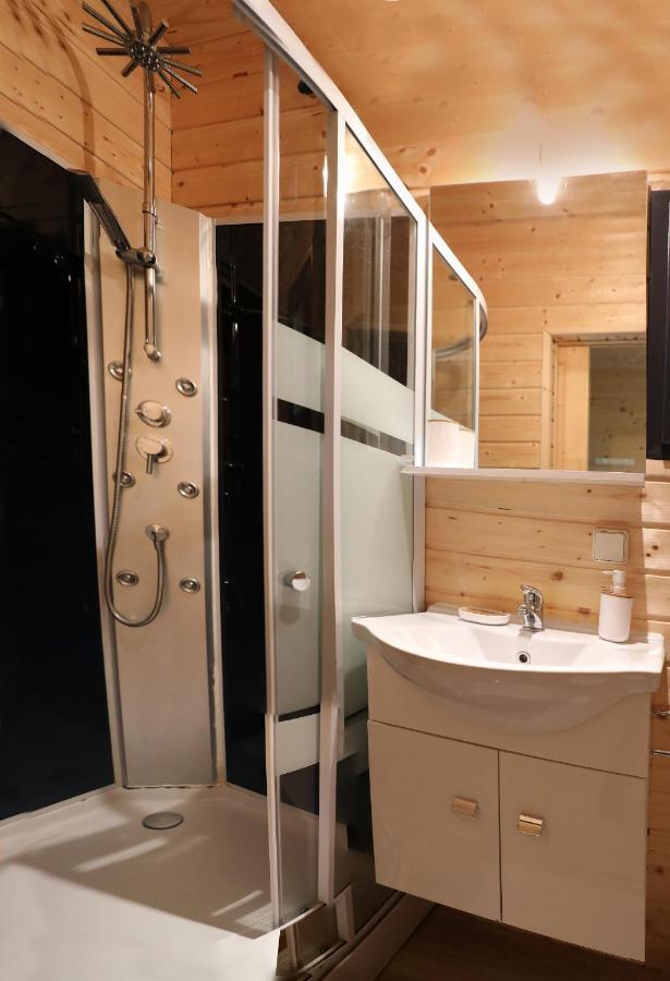 Au Coeur Du Bien-Etre, Chalet Avec Piscine Chauffee Et Couverte, Spa, Sauna, Massages Monteaux المظهر الخارجي الصورة