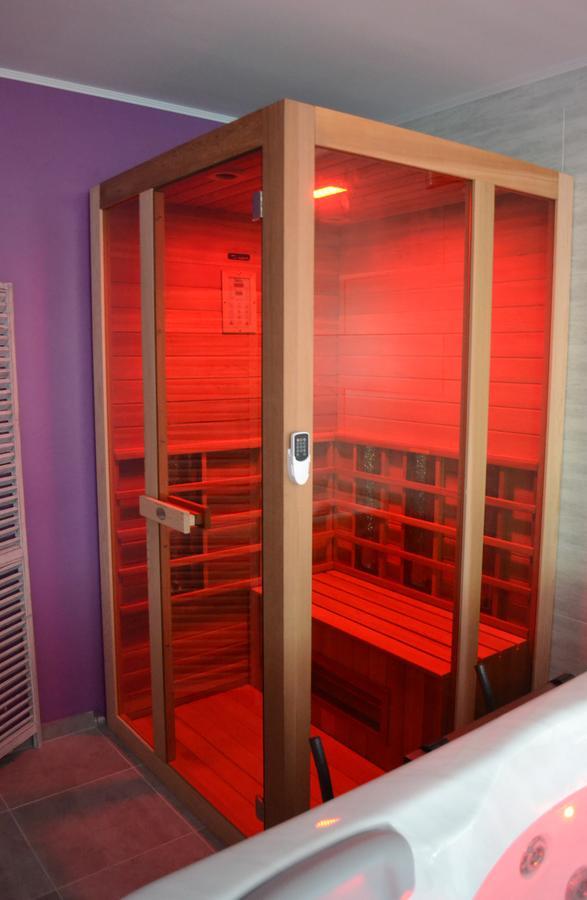 Au Coeur Du Bien-Etre, Chalet Avec Piscine Chauffee Et Couverte, Spa, Sauna, Massages Monteaux المظهر الخارجي الصورة